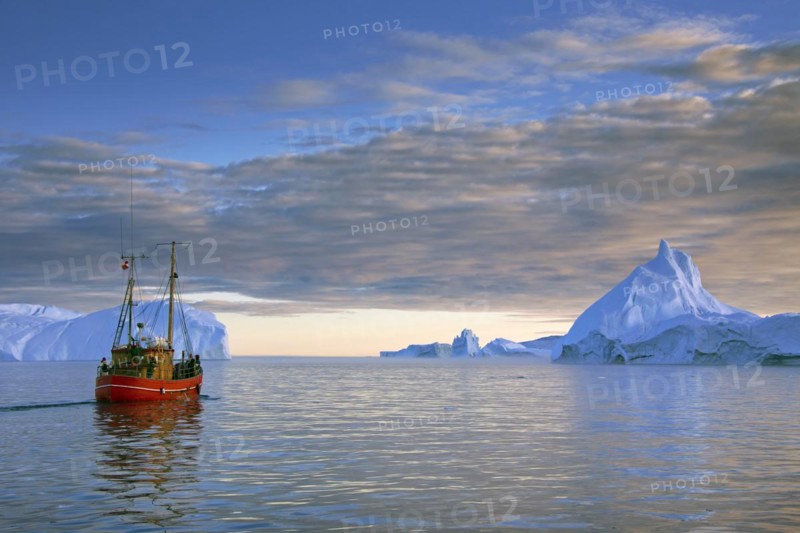 Tourist boat in the Kangia Icefjord