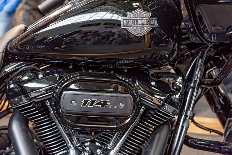Engine block and tank of a Harley-Davidson FLTRXS Road Glide Special