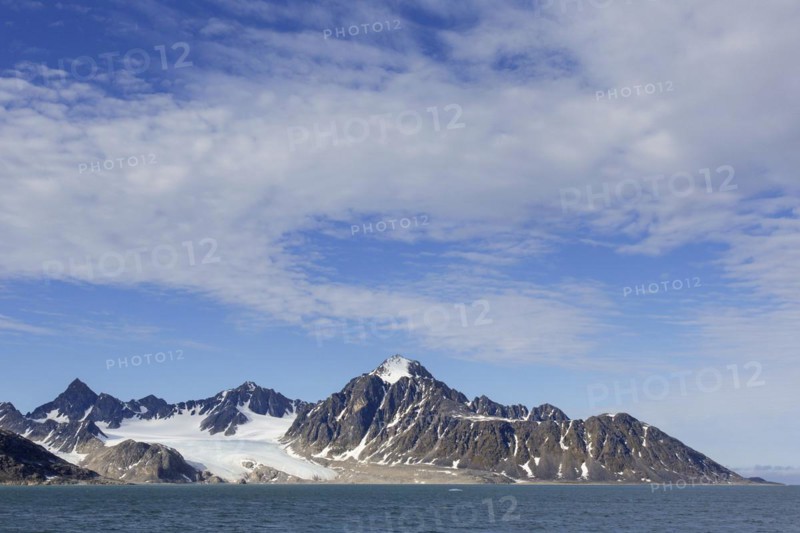 Mountains and glacier at Scheibukta