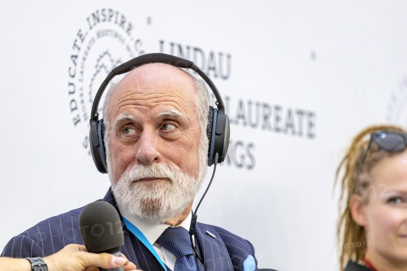 Vinton Vint Gray Cerf