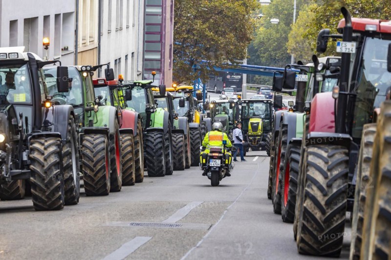 Farmers demonstrate against the agricultural policy of the federal government and the EU as well as against bad prices