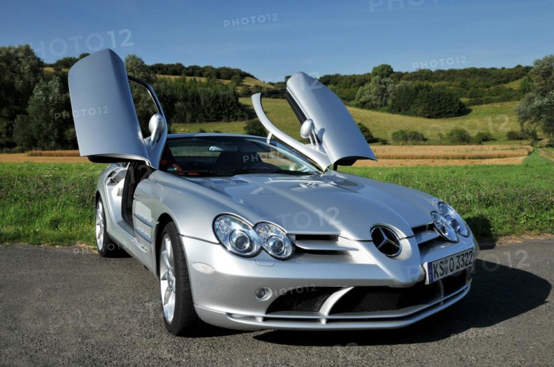 Super sports car