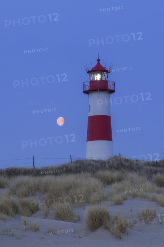 Red and white striped lighthouse List East