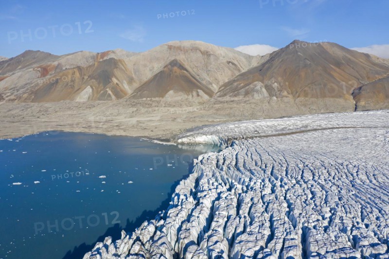 Aerial view over Recherchebreen