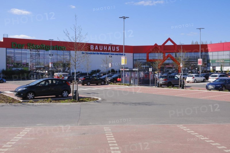 Bauhaus DIY store with car park
