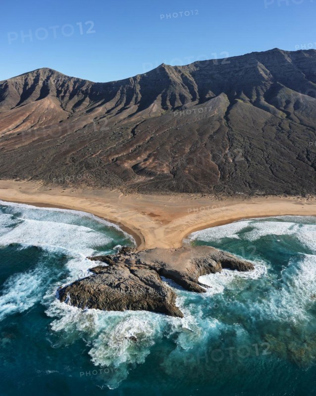 El Islote and Pico de la Zarza