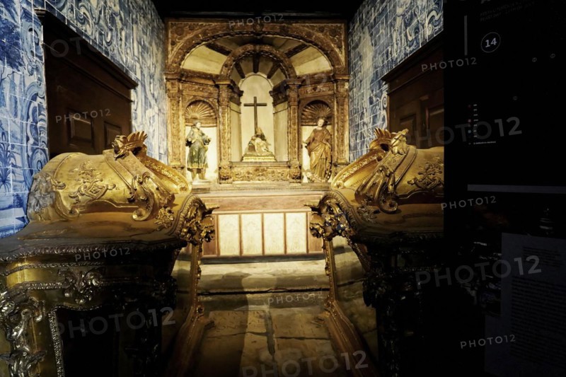 Side altar