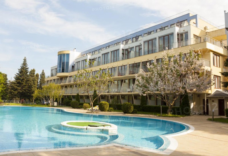 Hotel Koral with swimming pool