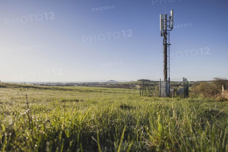 Transmission mast with 5G technology