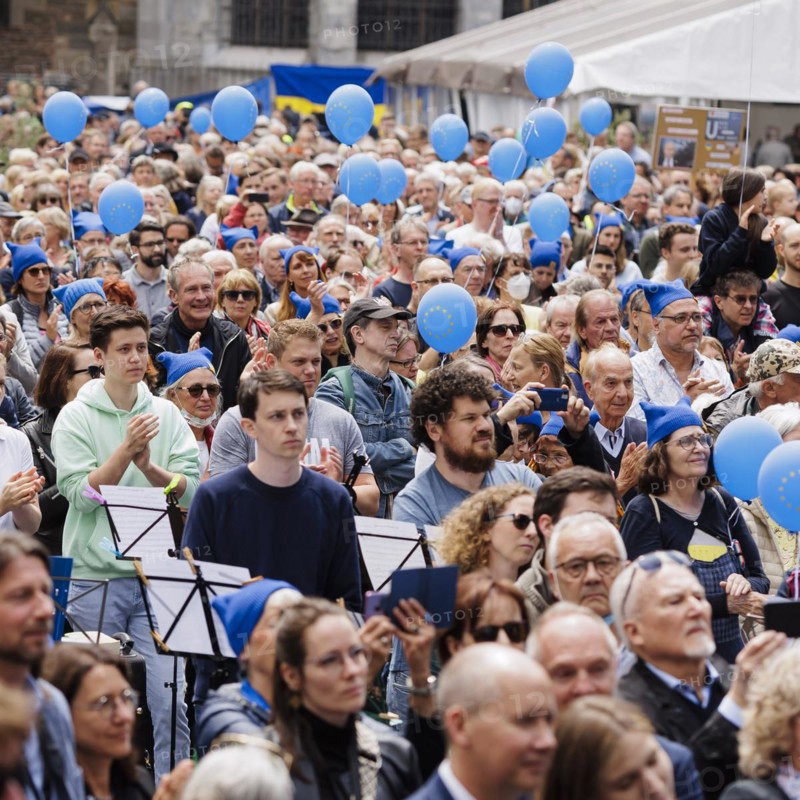 Pro-Europe audience at the award ceremony of the Charlemagne Prize in Aachen