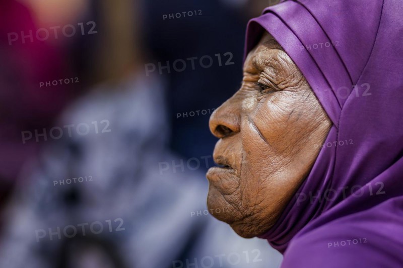 An old woman photographed in a refugee settlement in Ouallam