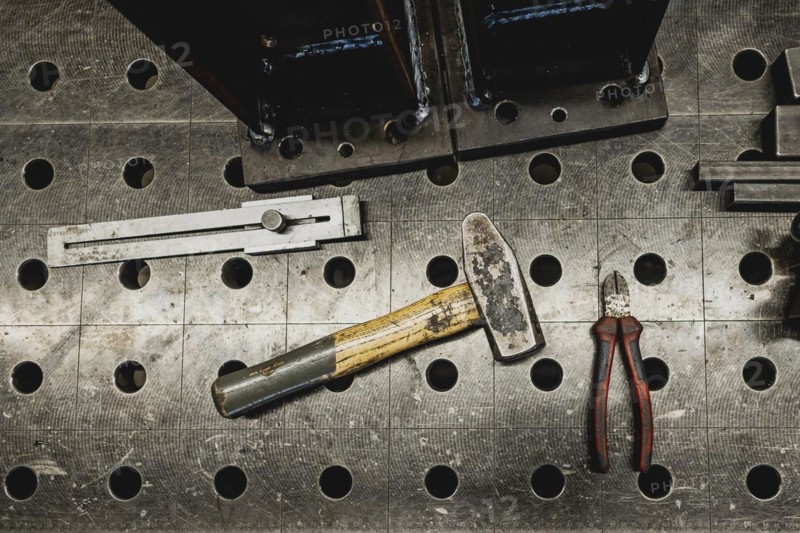 Tool lying on a worktop