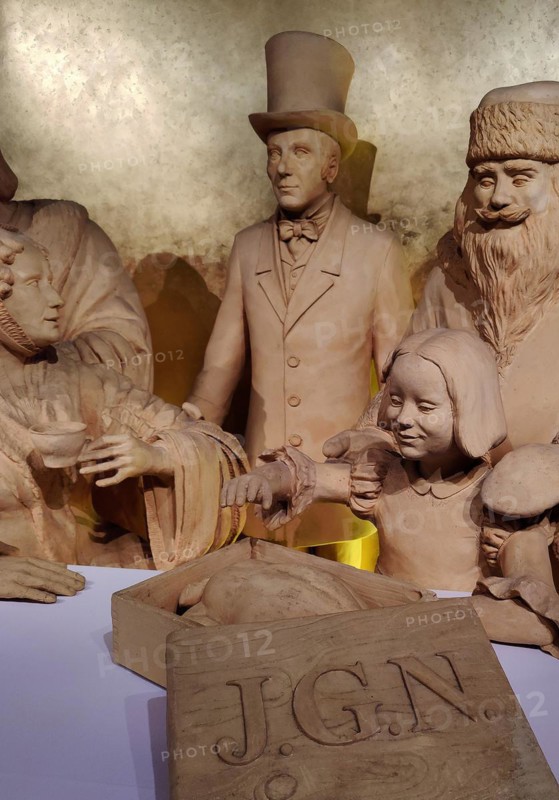 Human-sized figures with Johann Georg Niederegger in marzipan