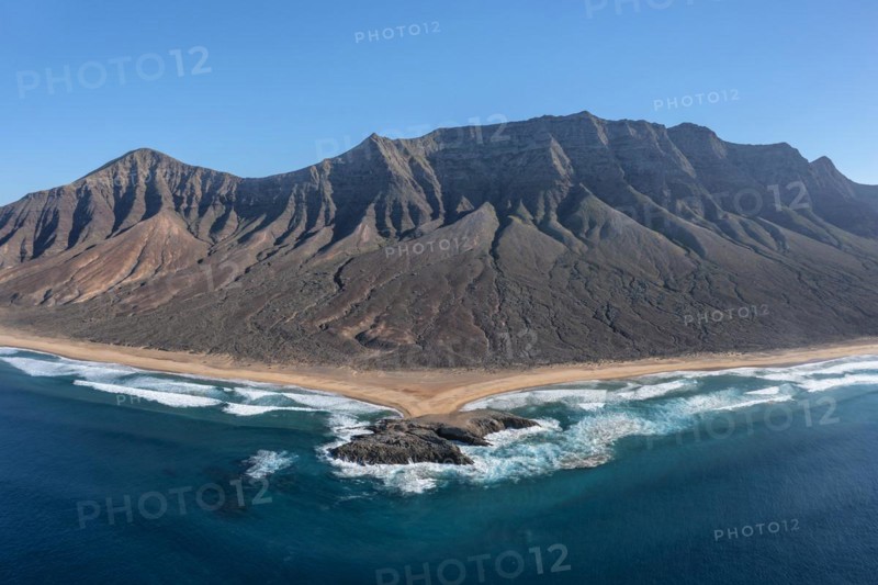 El Islote and Pico de la Zarza