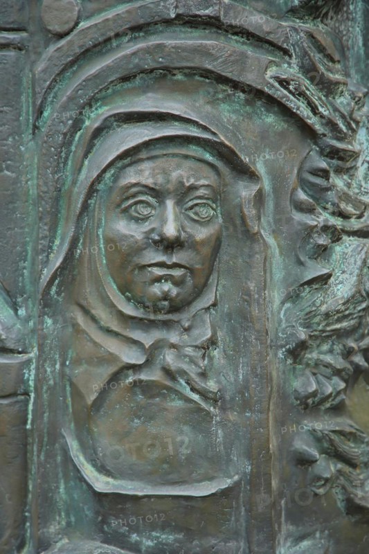 Relief on the Edith Stein Stele