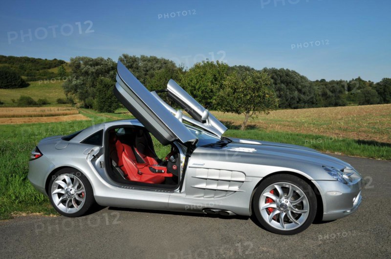 Super sports car
