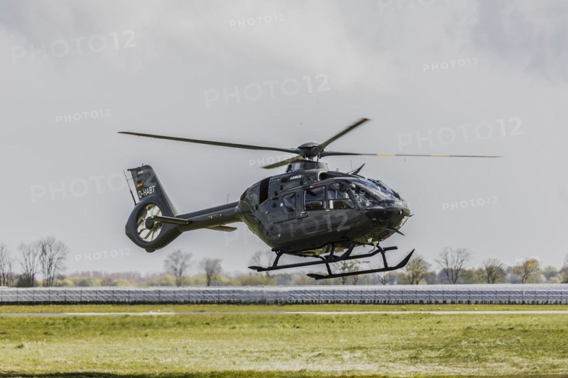 A helicopter of the model Airbus Helicopters H135 of the German Armed Forces