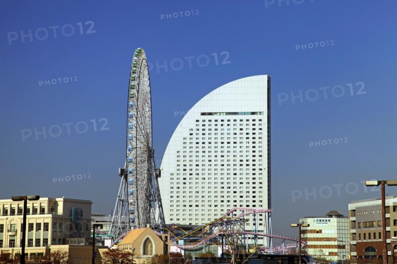 Ferris Wheel Cosmo Clock 21 and Yokohama Grand Intercontinental Hotel Minato Mirai 21 Yokohama city Kanagawa Japan Asia
