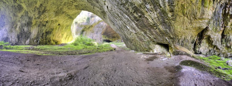 Devetashka Cave
