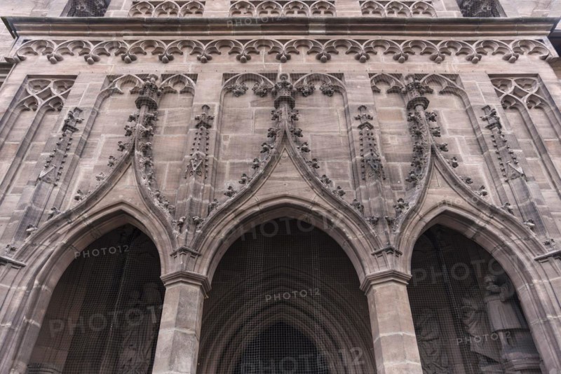 Detail of the bridal portal