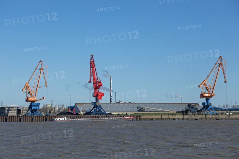 Loading cranes