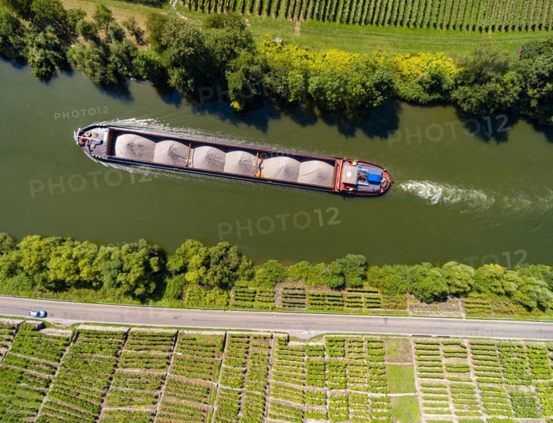 Hessigheim rock gardens with barge on the Neckar