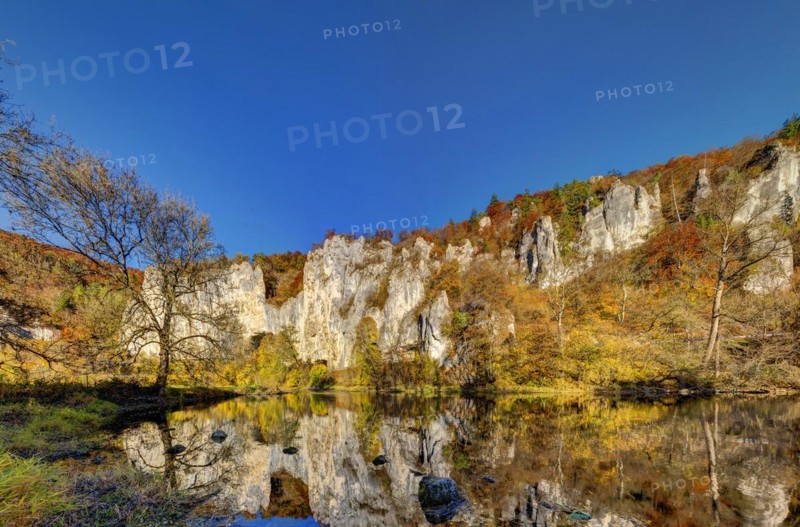 Rock formation near Thiergarten on the Danube: Falkensteinwaende and Rabenwand