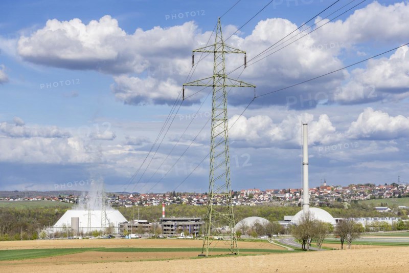 Nuclear power plant in front of the village of Neckarwestheim