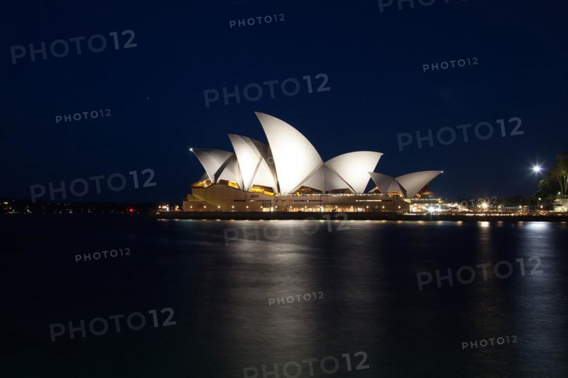 Sydney Opera Houseby night