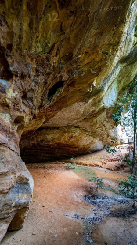 Overhanging cliffs at Pedra Furada