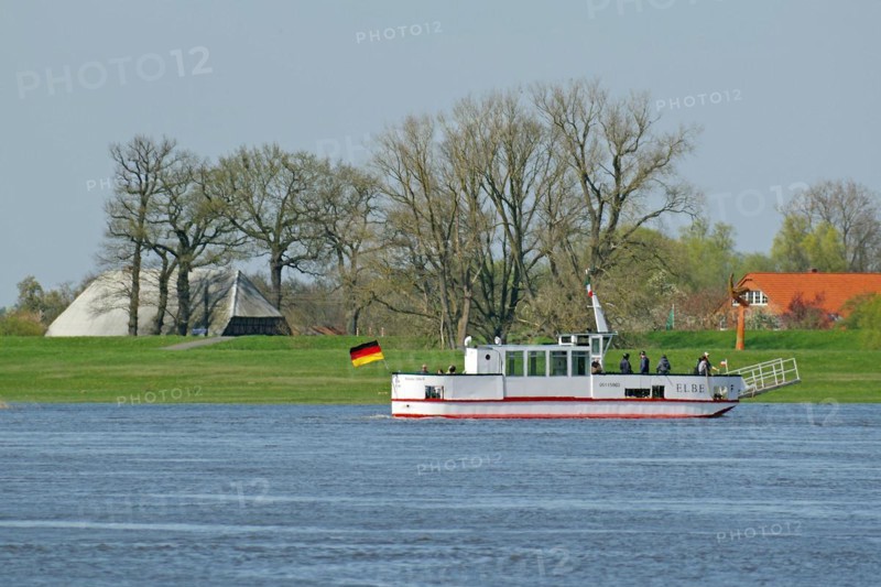 Small ferry for pedestrians and cyclists