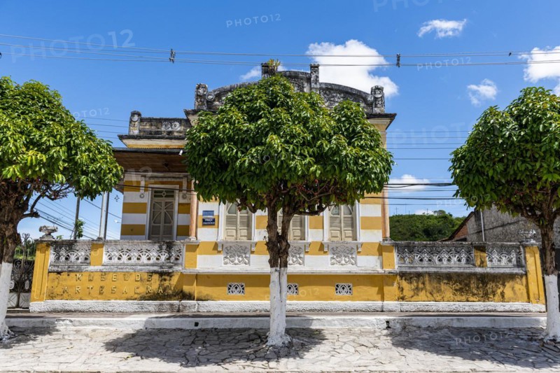 Colonial building