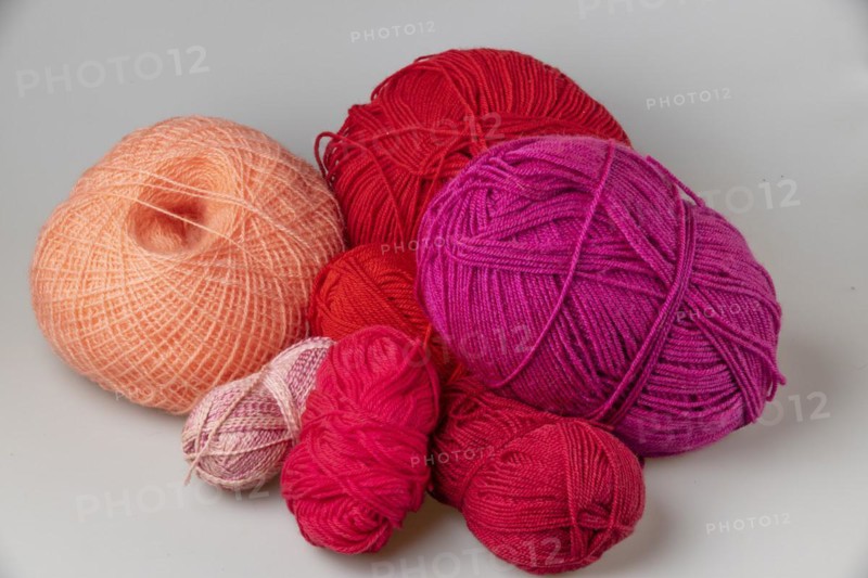 Wool in red