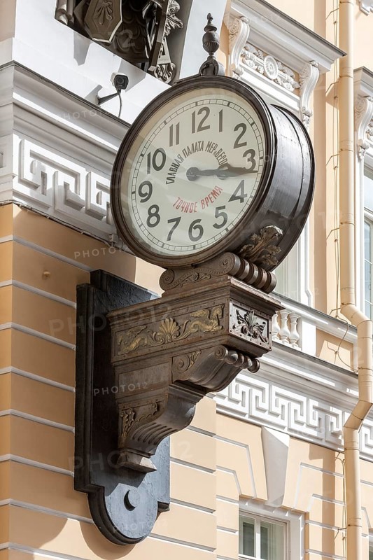 First electric clock in St. Petersburg