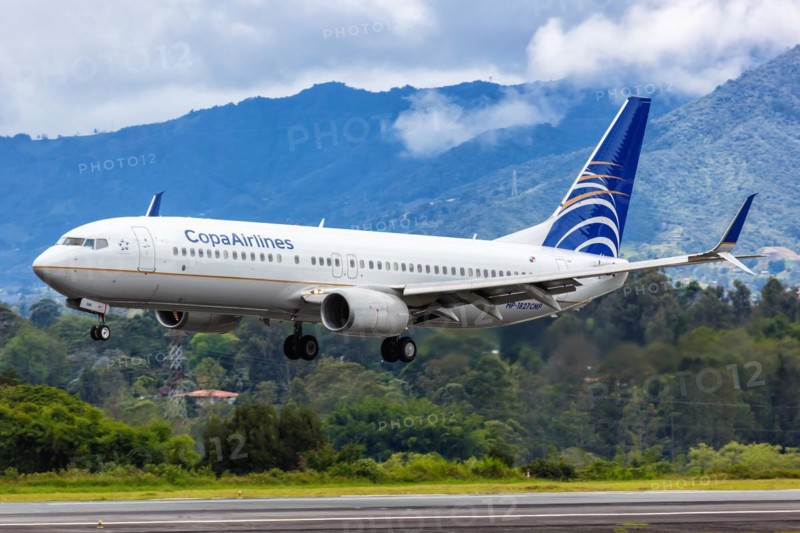 A Copa Airlines Boeing 737-800 aircraft with registration number HP-1827CMP at Medellin Rionegro Airport