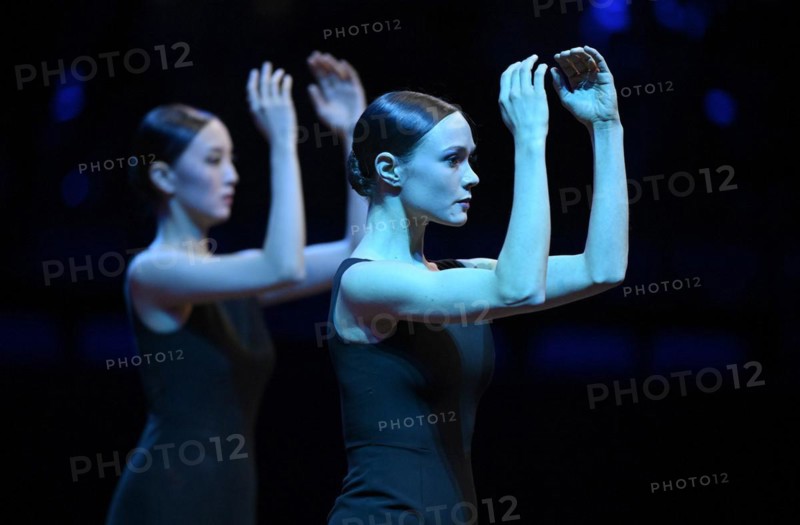 The Stuttgart Ballet dances in the supporting programme as part of the final of the Porsche Tennis Grand Prix in the Porsche Arena