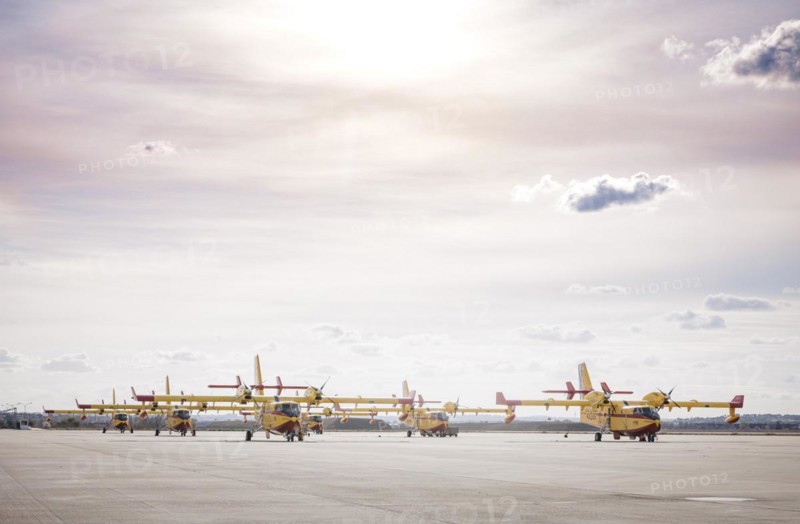 Water planes stand by at the Torrejon military airport in Madrid. 10.03.2022.