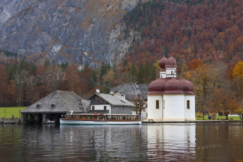 Boat with tourists in front of the Sankt Bartholomae