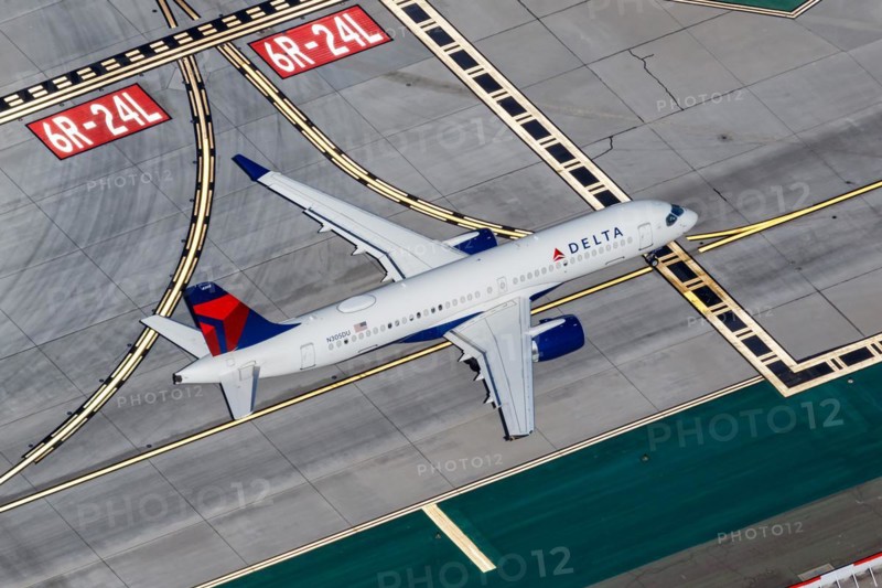 A Delta Air Lines Airbus A220-300 aircraft with registration N305DU at Los Angeles Airport