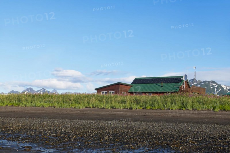 Katmai Wilderness Lodge