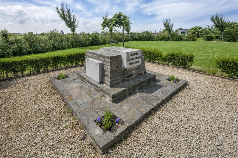 Tomb of the painter James Ensor at the graveyard of the church Onze-Lieve-Vrouw-ter-Duinen