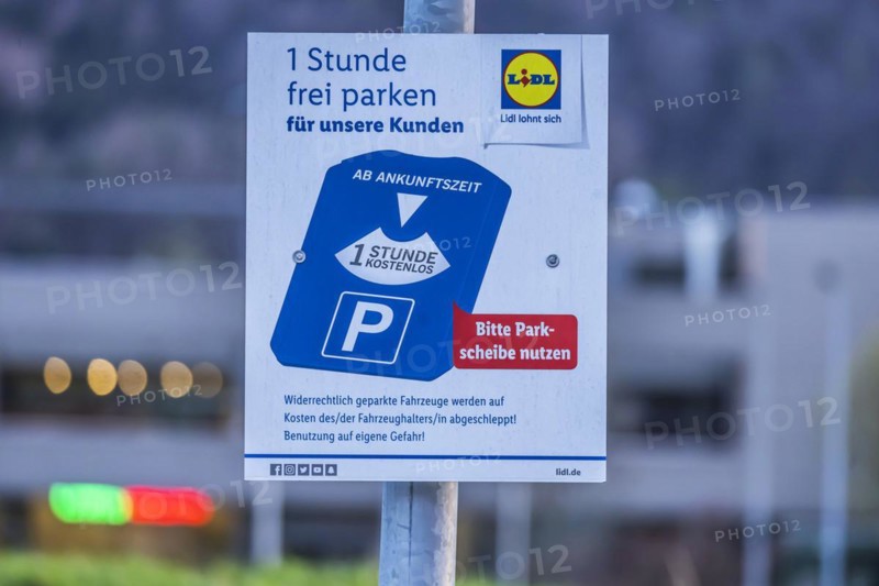 Lidl discount store car park