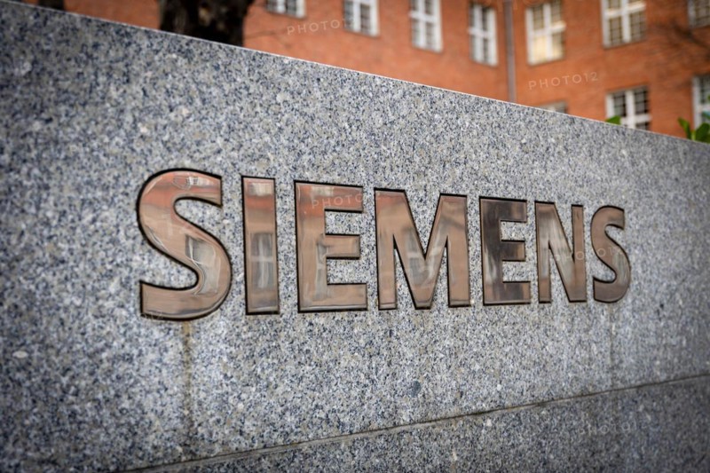A Siemens company sign in front of a branch office in Siemensstadt in Berlin