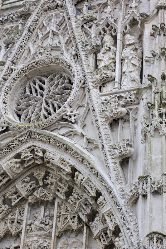 Rose window of the chapel of the Holy Spirit