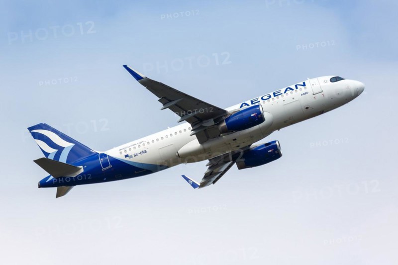 An Airbus A320 of Aegean Airlines with the registration SX-DNB at Hamburg Airport