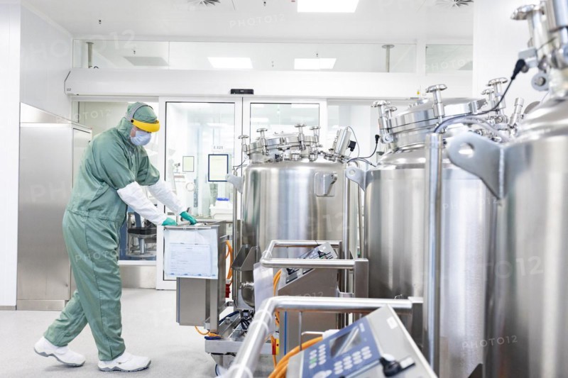 Vaccine production at Allergopharma in Berlin