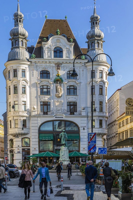 Gutenberg monument at the Lugeck