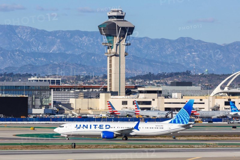 A United Airlines Boeing 737 MAX 9 aircraft with registration number N47533 at Los Angeles Airport