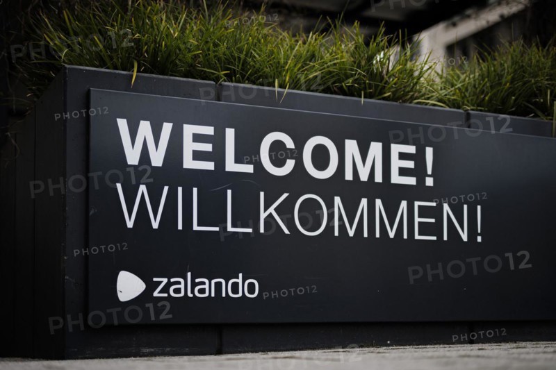 The lettering of the Zalando company at their location in Berlin. 04.02.2022.
