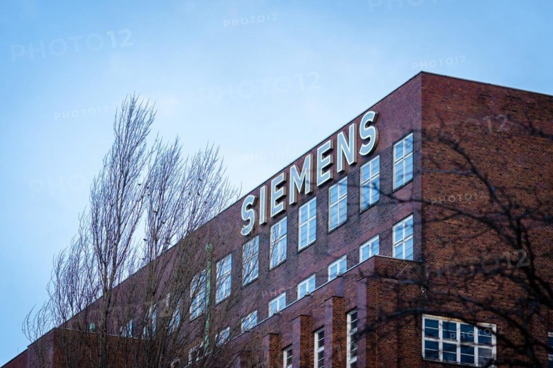 A lettering of the Siemens company on a branch in the Siemensstadt in Berlin